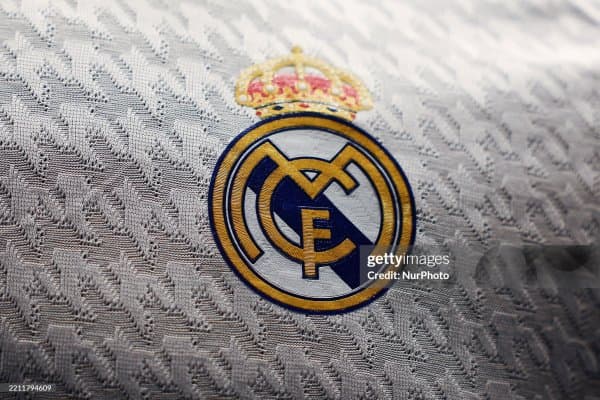 "Реал" бу ярим ҳимоячини ҳаммадан тортиб олмоқчи 