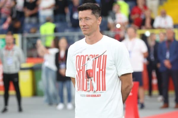 Бўлди ўйнамайман! Левандовски бош мураббийга ишонмай қўйди