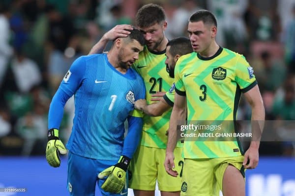 ЖЧ-2026. Саудия Арабистони Австралияга мағлуб бўлди. Ироқ ҳам бу турда ғалаба қозонди. Фаластин эса сўнгги сонияларда ғалабани қўлдан чиқазиб, плей-оффдан ҳам қуруқ қолди