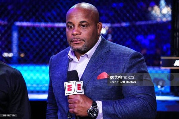 Даниэль Корьме Жон Жонсни танқид қилди