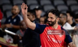 МЮ бу трансферни тезроқ якунламоқчи. Сабаби, "Тоттенхэм" ҳам курашга кириш арафасида