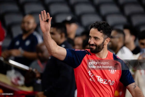 МЮ бу трансферни тезроқ якунламоқчи. Сабаби, "Тоттенхэм" ҳам курашга кириш арафасида