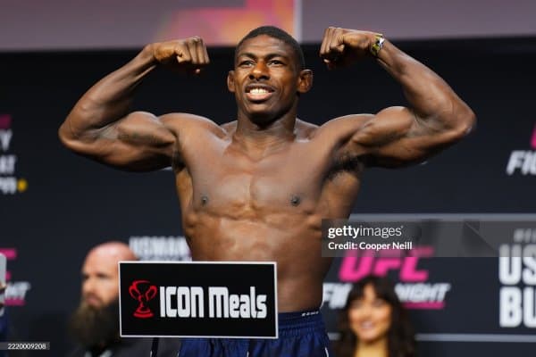 Хоакин Бакли: "Ярим ўрта вазн тоифасида мен билан рақобатлаша оладиган ҳеч ким йўқ"