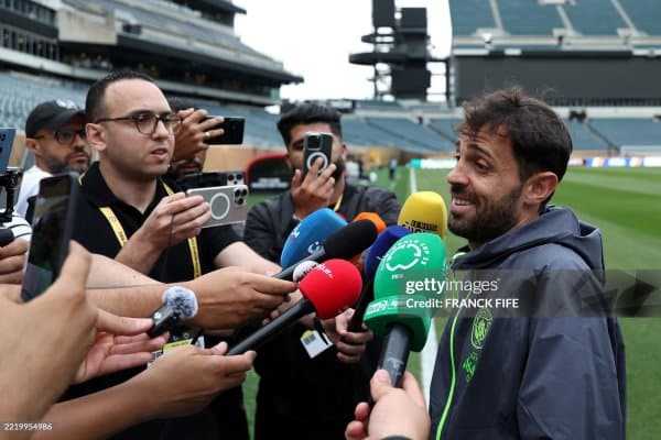 Бернарду: "Мен, албатта, келаси мавсумда "Манчестер Сити"да бўламан"