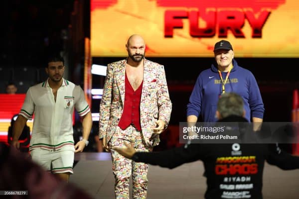 Тайсон Фьюри ва Энтони Жошуа ўзаро жанг қилиш бўйича дастлабки келишувга эришди