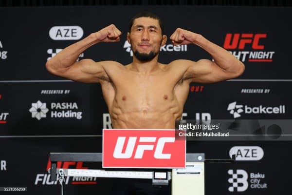 Жамал Хилл ва Халил Раунтри бир хил вазн кўрсатди, Мыктыбек Оролбай эса рақибидан оғирроқ тош босди!