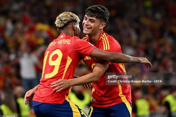 Флик: "Ямал ва Педри — генийлардир. Улар "Барселона" келажаги"