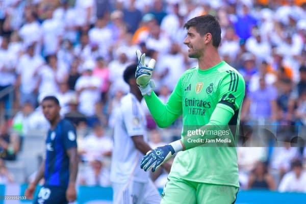 Куртуа "Пачука"га қарши беллашувда қаҳрамонлик кўрсатди (10 сейв)