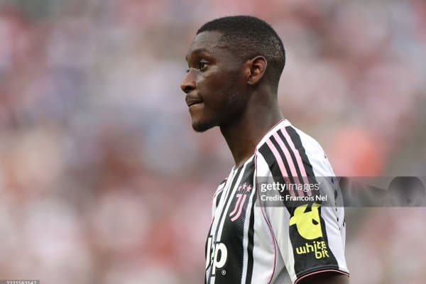 ПСЖнинг ижарадаги футболчисига "Челси" қизиқмоқда