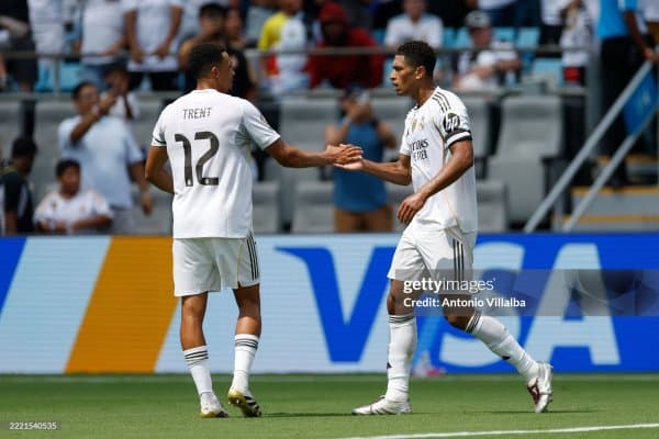 Беллингем: "Арнольд ҳар бир лаҳзадан завқ олмоқда"