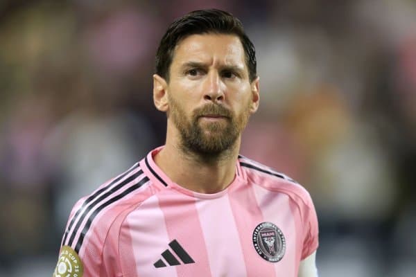 ПСЖ собиқ футболчиси Мессини қаттиқ танқид қилди