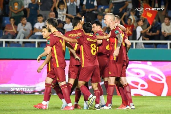 Икки аутсайдер тўқнашуви, Қаршидаги марказий ўйин ёхуд тур олдидан 