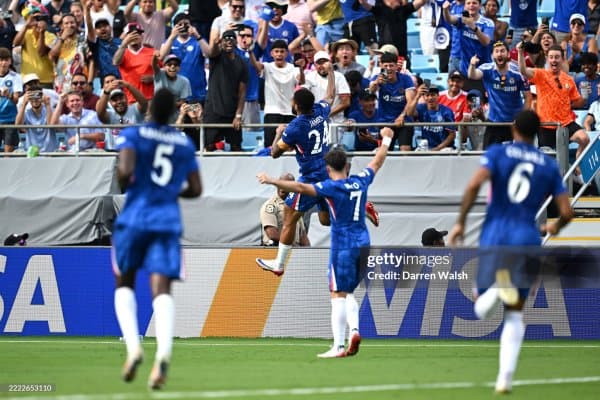 КЎЖЧ. Узоқ давом этган учрашувда "Челси" йирик ҳисобда "Бенфика"ни мағлуб этди.