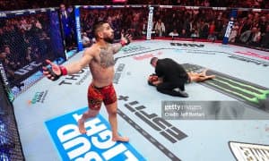 Илия Топурия Чарльз Оливейрани "янчиб ташлади"