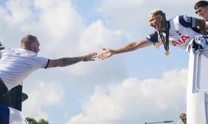 Янги мураббий машҳур ўйинчини ҳайдаяпти