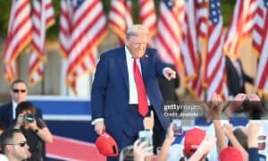 Оқ уйда "UFC" жанги ўтказилади. Дональд Трамп тасдиқлади 