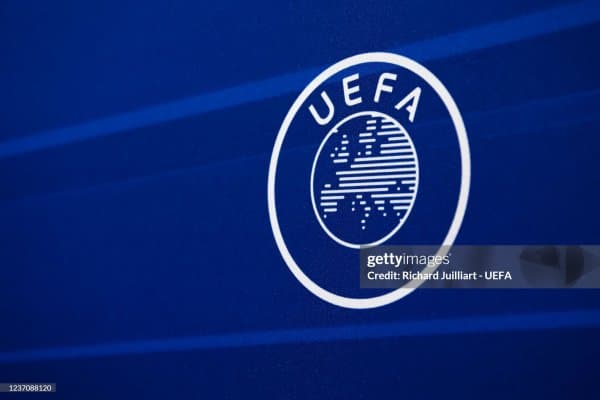 УЕФА "Барселона", "Челси" ва "Рома" каби клубларни жаримага тортди