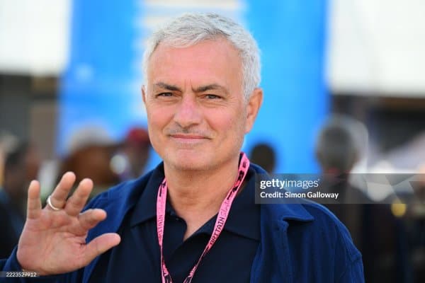 Моуриньо: "Ўзимни Фернандо Алонсо билан боғлайман"