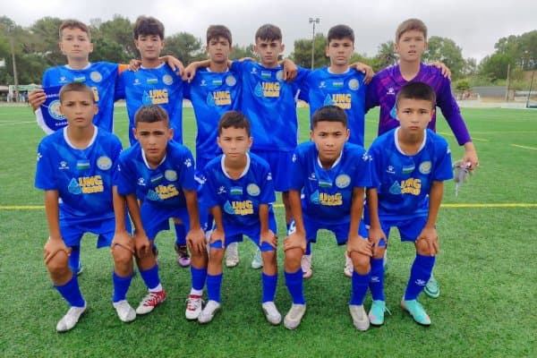 Кичик "аждарлар" чорак финалда!