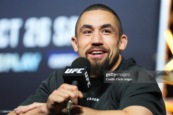 Хамзат Чимаевми ёки Дю Плесси? Роберт Уиттакер жавоб берди