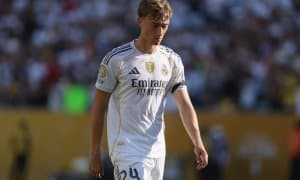 Қизил олган Хаусен мухлислардан узр сўради