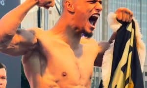 Амирхон Алихўжаев Достон Бозоровнинг камари учун жанг қилади!