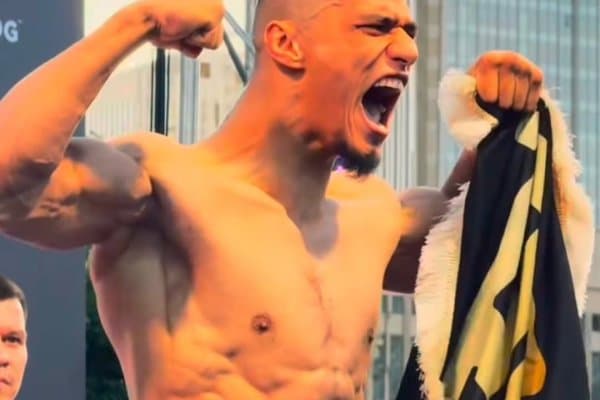 Амирхон Алихўжаев Достон Бозоровнинг камари учун жанг қилади!