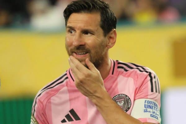 Месси ОЧЛ чемпиони билан музокаралар ўтказмоқда