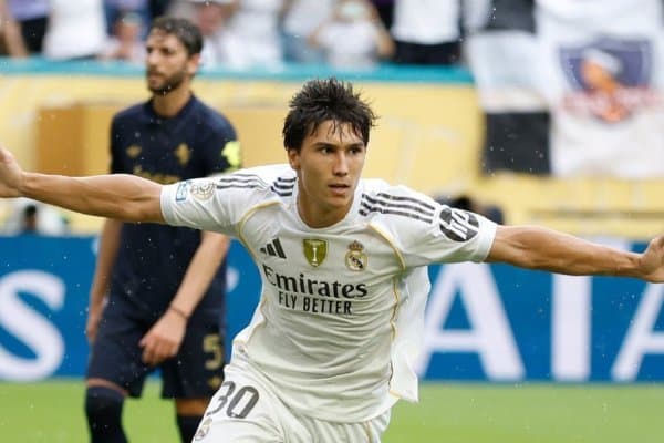 Катта турнирда порлаган "Реал" футболчисига 10 та клубдан таклиф тушди