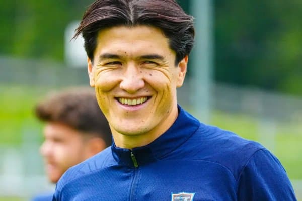 Элдор Шомуродов қачон дебют қилади?