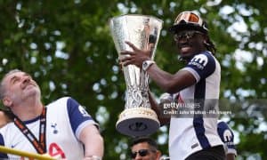 Моуриньо "Тоттенхэм" ярим ҳимоячисини жамоасида кўрмоқчи