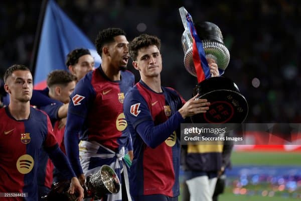 "Барселона" Пау Викторни сотишга қарор қилди