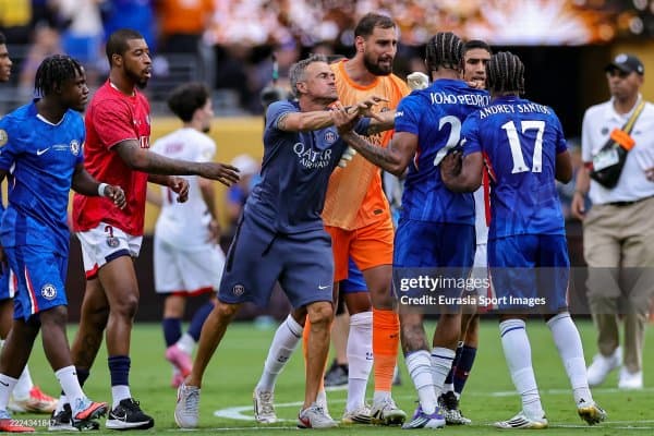 Луис Энрике финалдан кейинги можарони изоҳлади