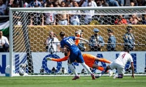 ПСЖ жамоани тиз чўктирган рақиб ўйинчисини даҳшатли суммага олади