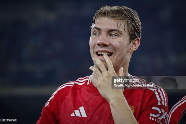 "Милан" Расмус Хойлундни олиш имконини ўрганмоқда