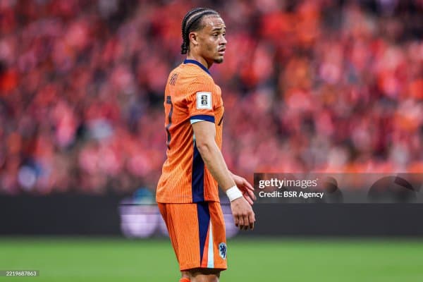 Хави "Арсенал" ва "Челси"нинг диққат марказида