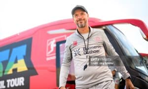 Ўртоқлик учрашуви: Эрик тен Хаг дебют учрашувида шармандали ҳисобда мағлуб бўлди 