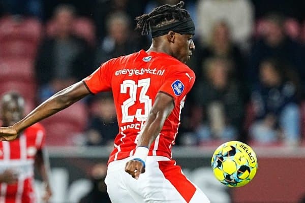 “Арсенал”га Мадуэкени қайси футболчилар тавсия қилгани маълум бўлди