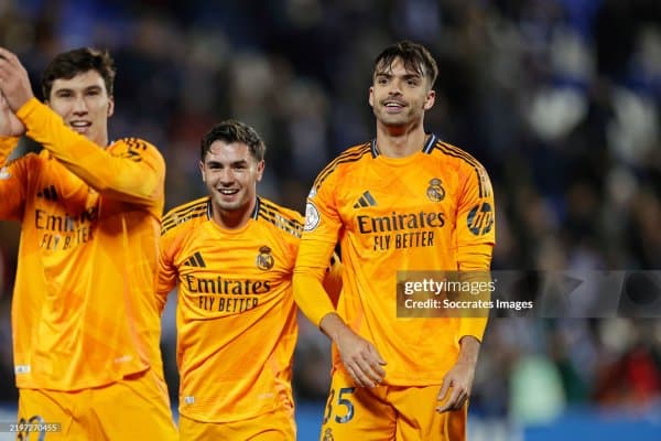 "Реал" яна икки футболчиси билан шартномани узайтиради