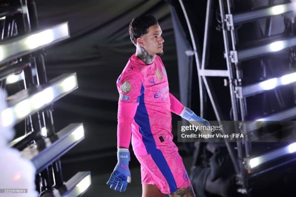 "Манчестер Сити" Эдерсоннинг келажаги бўйича қарор қабул қилди