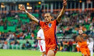 Расман. "Челси" Хави Симонсни қўлга киритиш учун музокара бошлади