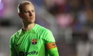 Сен сардорликка муносиб эмассан!