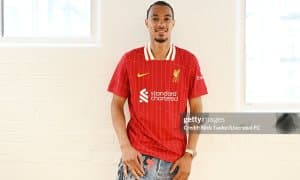 Экитике "Ливерпуль" футболчиси сифатида илк катта интервьюсини берди