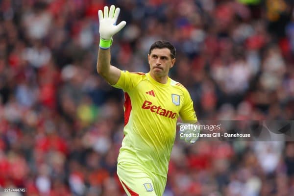 "Астон Вилла" Мартинес ўрнига Франциядан дарвозабон топди