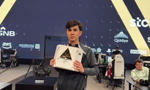 Жавоҳир Синдаров EWC финал йўлланмасини қўлга киритди