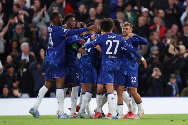 “Челси” икки ўйинчини жўнатиб юборди