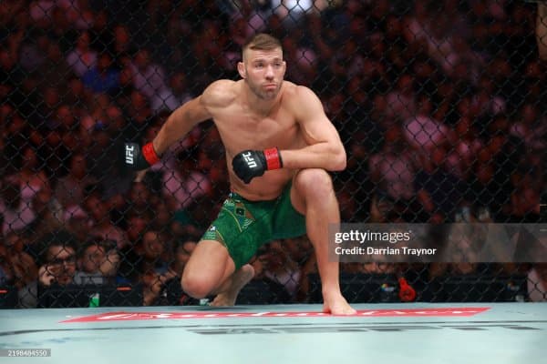 Дрикус дю Плесси: "Илия Топурия кетма-кет учта ММА афсонасини нокаутга учратди"