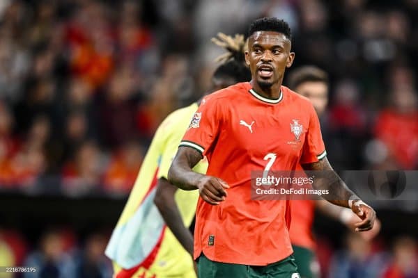 Португалиялик ҳимоячи Туркиянинг гранд клубига йўл олмоқда