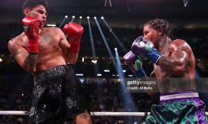 Ана холос! Енгилмас боксчи фаолиятини якунламоқчи