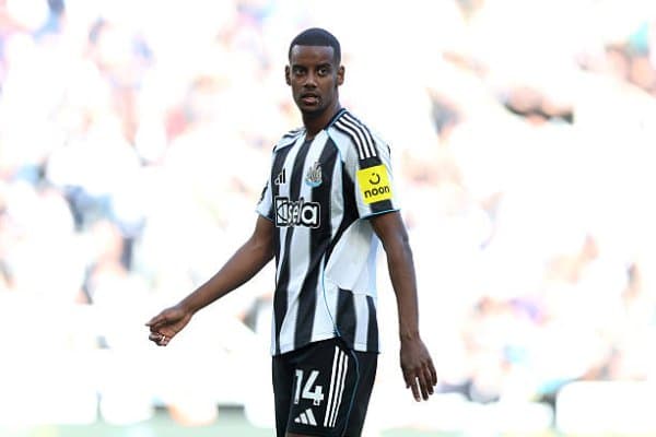 "Ливерпуль" Исак учун иккинчи таклифни қачон ва қанча сумма таклиф қилиши ойдинлашди